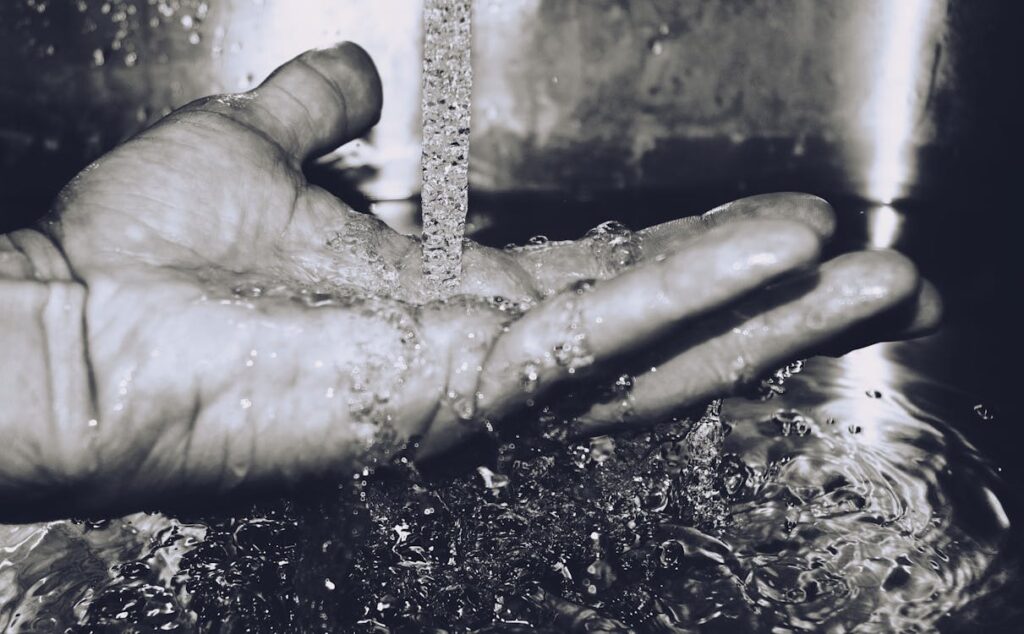 While daily cleaning is essential, deep cleaning your prosthetic device on a regular basis is equally important. Deep cleaning ensures that hard-to-reach areas are free from grime, bacteria, and other buildups that daily maintenance might miss.