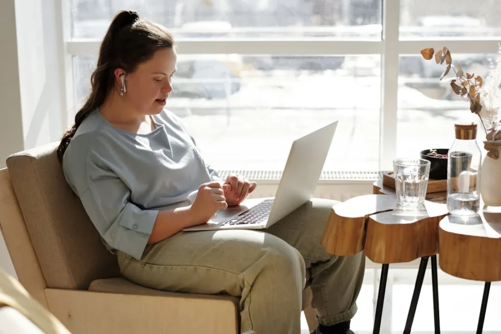 For individuals with invisible disabilities, the workplace can be a difficult environment to navigate. Many employees fear disclosing their condition due to the risk of being treated unfairly, overlooked for promotions, or even losing their jobs.