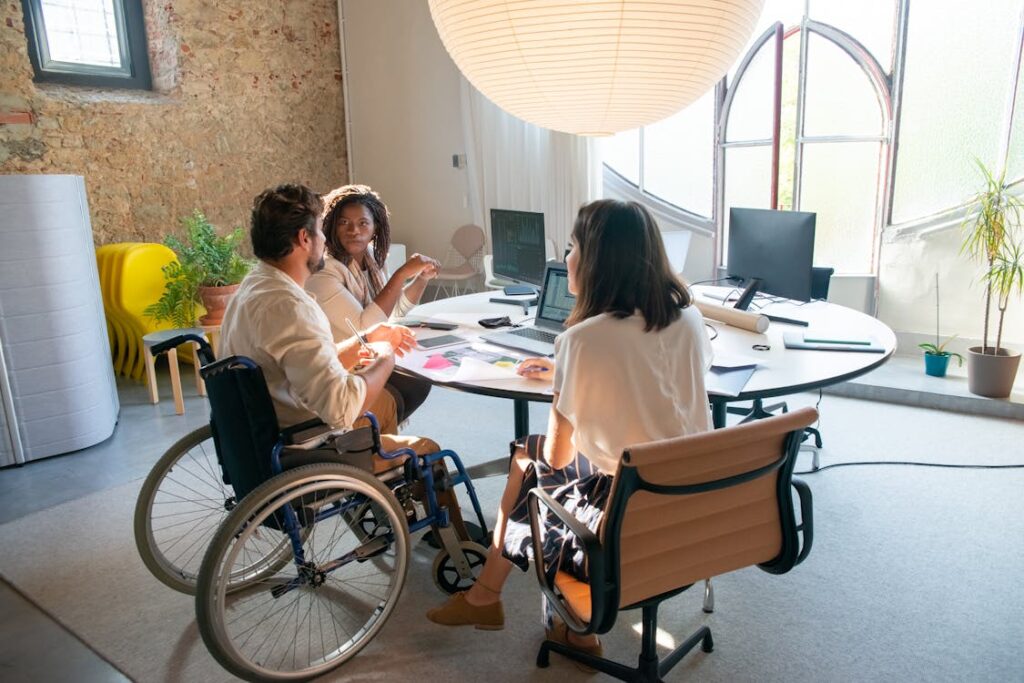 Before choosing an insurance plan for prosthetic coverage, it is important to understand how different policies treat prosthetic limbs and related medical expenses.