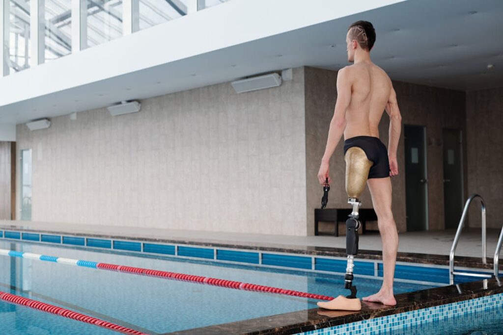 Adjusting to a hemipelvectomy prosthetic is a journey that requires patience and a structured approach. The first few weeks are crucial for building confidence, learning how to use the prosthetic properly, and developing a routine that works for you.