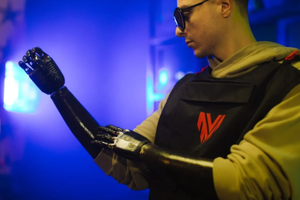 Competing in sports with an upper limb prosthetic comes with unique challenges. Athletes must adapt to different game rules, prosthetic limitations, and the mental pressure of competing at a high level. Despite these obstacles, many athletes have excelled in their respective sports by developing techniques that maximize their prosthetic’s strengths while minimizing its limitations.