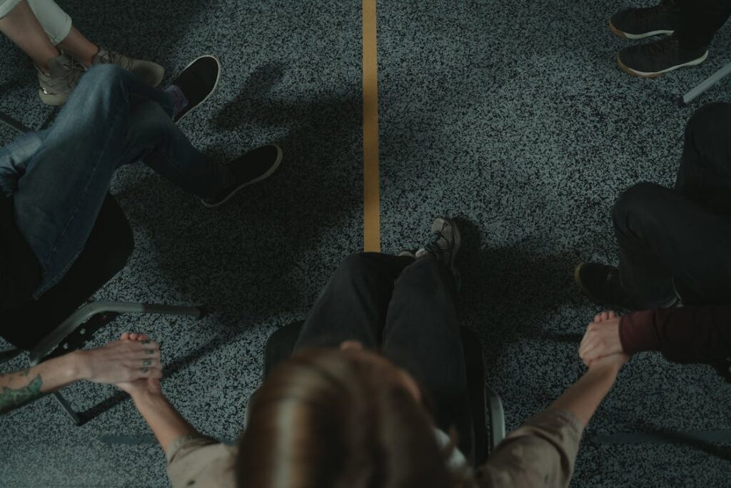 There’s a kind of healing that doesn’t happen in hospitals, clinics, or therapy rooms. It happens in quiet conversations, in shared stories, in knowing glances between two people who just get it. For many people recovering from a traumatic amputation, one of the most meaningful turning points isn’t when they get their prosthetic — it’s when they meet someone else who’s already been there.
