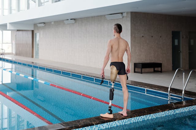 Above-knee amputees often face a more visible change in their body shape,