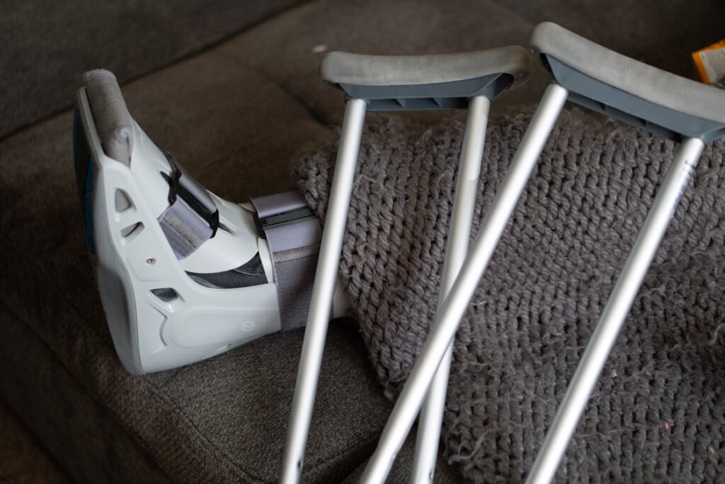 Once your surgical wound has started to heal and your overall condition has improved, your medical team may decide it’s time for you to go home. This is a big step. You’re no longer in a hospital room with nurses checking in every few hours. You’re in your own space — more comfortable, yes, but also more independent. This is where physical therapy starts to become even more important.