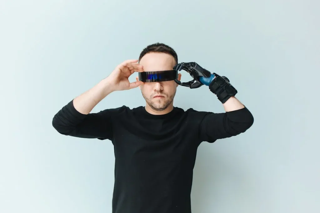 Many people in Thane who come to Robobionics have tried other prosthetics before. Often, they started with cheaper or imported models from general suppliers — the kind that promise a lot on paper but deliver very little in reality.