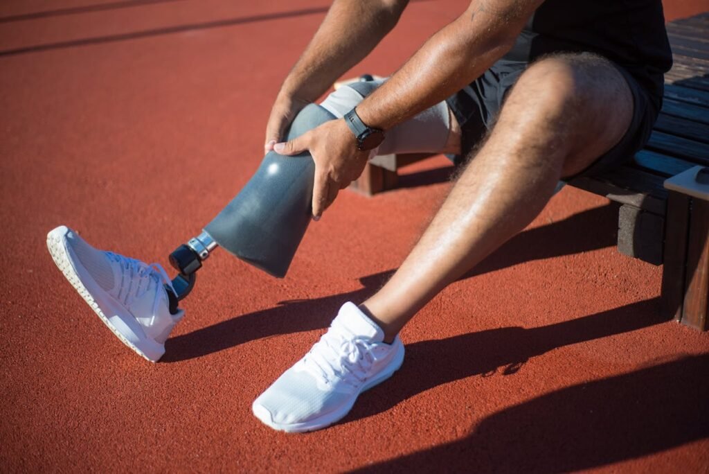 Ravi, a young sprinter from Delhi,