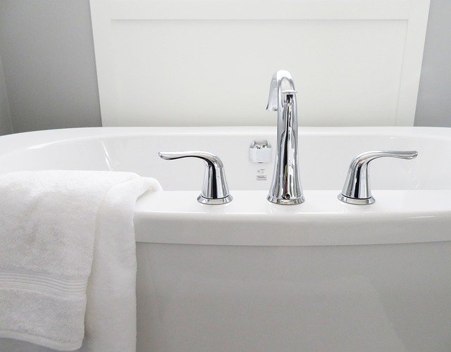 Bathroom Safety for Seniors with Prosthetics: Rails, Stools, and Mats