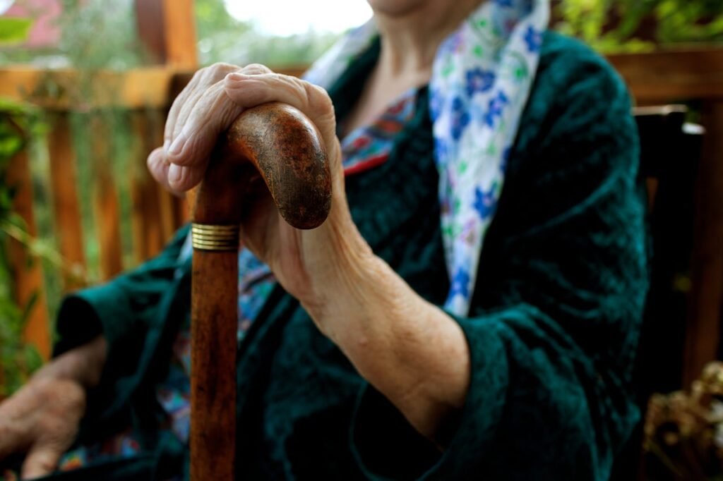 Breathing & Posture Hacks for Seniors Using Prosthetic Limbs
